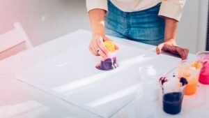peindre les meubles de salle de bain commencer