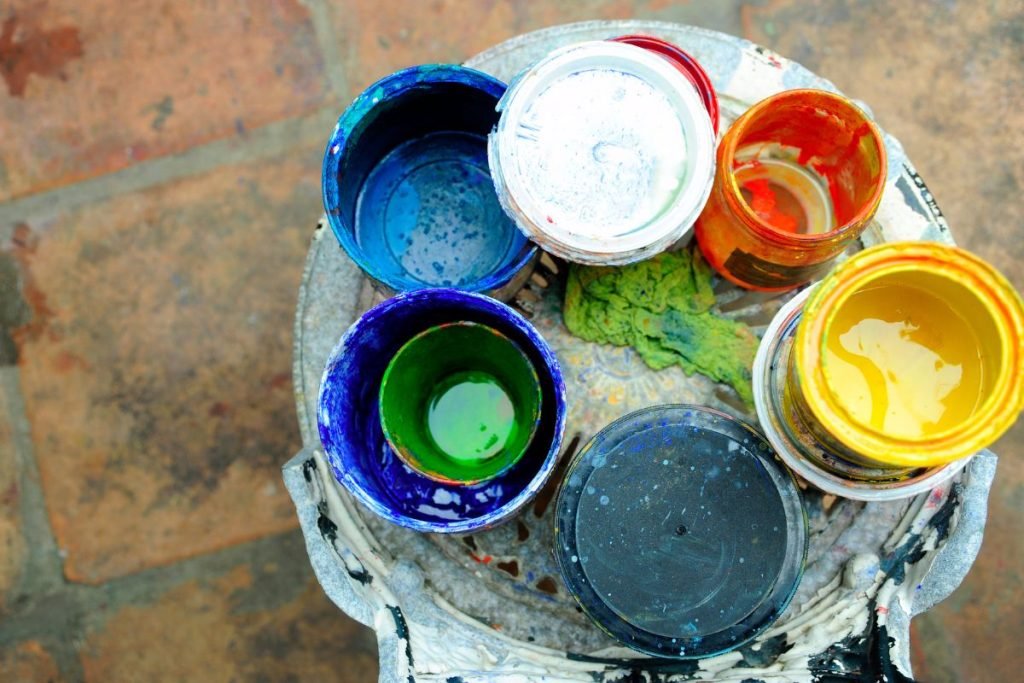 jeter-pots-peinture