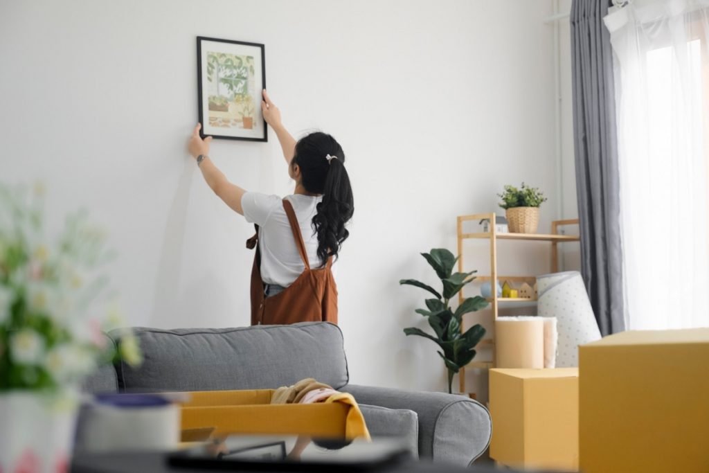 Accrocher des tableaux au mur sans trop de tracasseries