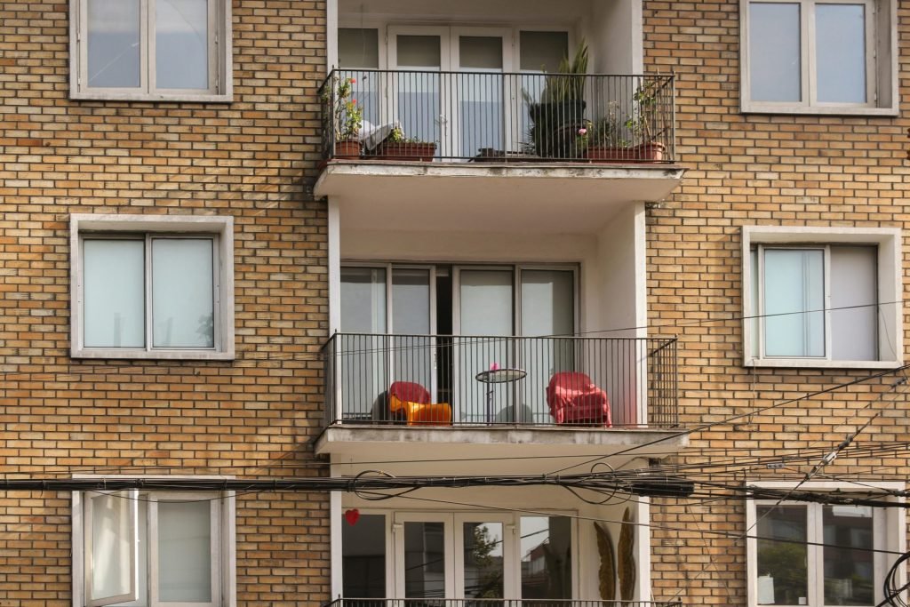 découvrez des idées de design de balcon pour créer un espace extérieur accueillant et esthétique avec nos conseils et inspirations.