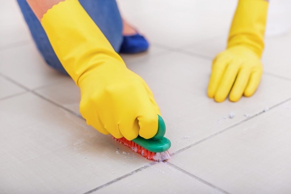 Nettoyez efficacement vos joints de carrelage