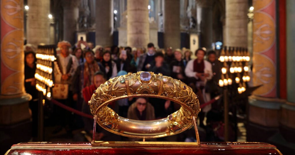 découvrez notre collection de mobilier design inspirée par l'élégance de notre-dame. transformez votre espace avec des pièces uniques alliant esthétique moderne et authenticité, parfait pour sublimer votre intérieur.