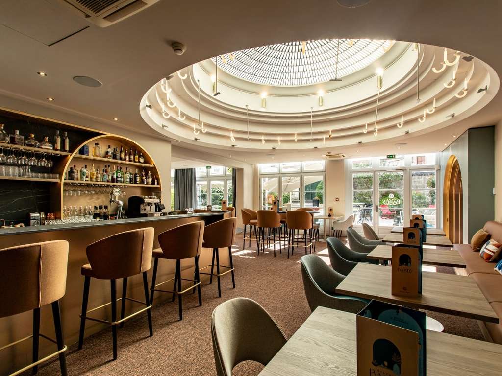D+b Interior Design Illustre l'Intérieur du Mercure Angoulême Hôtel de France 3 découvrez mercure angoulême, un hôtel moderne offrant tout le confort nécessaire pour un séjour agréable. idéalement situé, profitez d'un cadre raffiné alliant tranquillité et accessibilité aux attractions locales. réservez dès maintenant pour une expérience inoubliable.