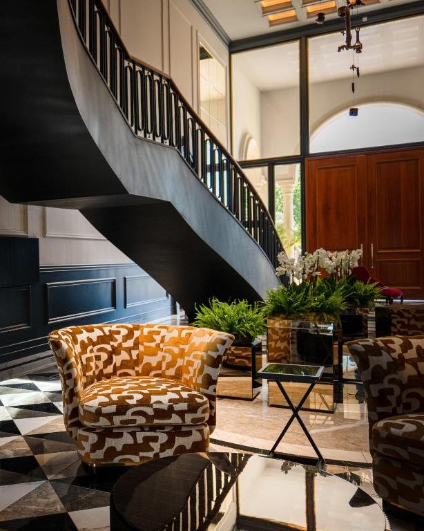 découvrez la maison albar-amoure design, un mélange parfait d'élégance et de modernité. plongez dans un univers où chaque détail est minutieusement pensé pour offrir un cadre de vie exceptionnel. explorez des espaces harmonieux, des finitions raffinées et un style unique qui saura séduire les amateurs de design contemporain.