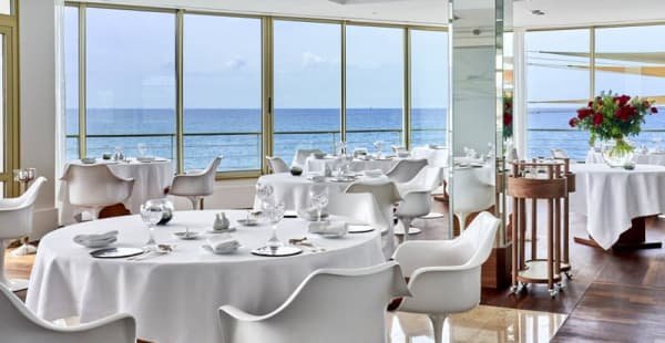 découvrez les meilleurs restaurants marseillais au design moderne et élégant. profitez d'une expérience culinaire unique dans un cadre captivant, où gastronomies locale et ambiance sophistiquée se rencontrent.