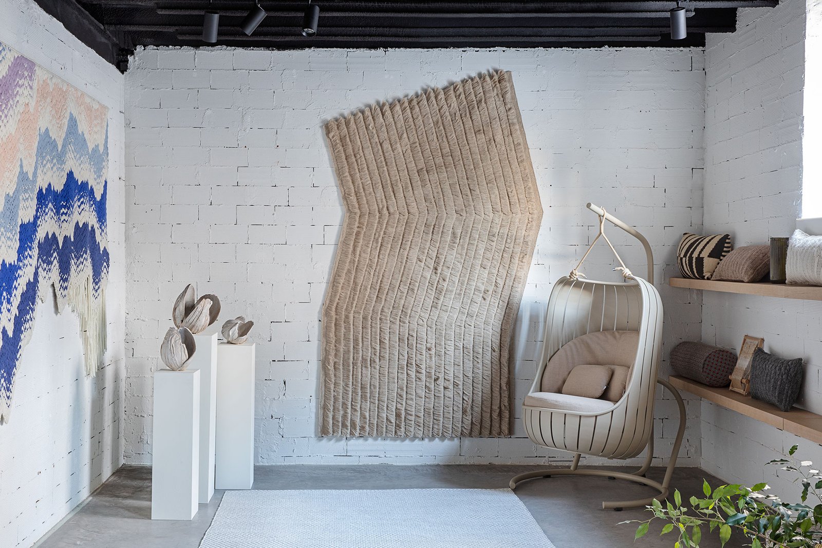 découvrez les moments clés du madrid design festival 2025, un événement incontournable qui célèbre l'innovation et la créativité dans le design. plongez dans un univers inspirant de conférences, d'expositions et d'activités qui mettent en valeur les talents émergents et les leaders du secteur. ne manquez pas cette occasion unique de vivre le design sous toutes ses formes dans la capitale espagnole.