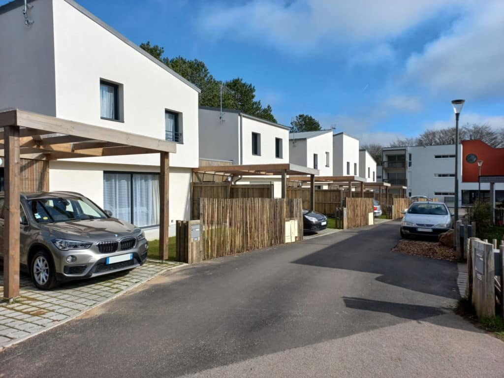découvrez notre nouvelle agence d'architecture à brest, spécialisée dans la conception de projets innovants et durables. nous nous engageons à transformer vos idées en réalisations uniques, alliant esthétique et fonctionnalité.