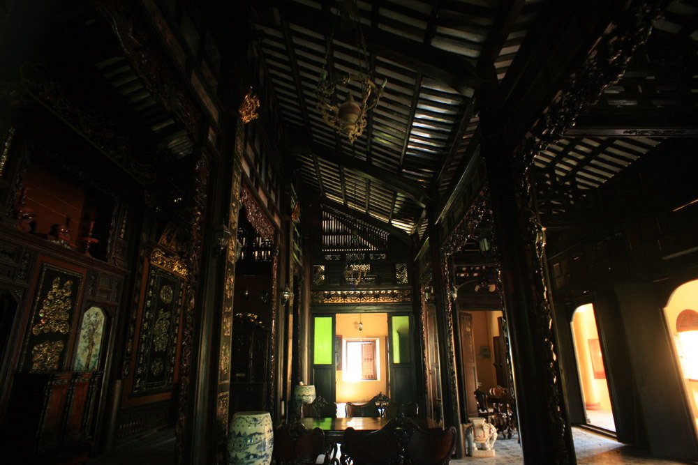 découvrez les richesses de l'identité intérieure vietnamienne, une exploration profonde des traditions, de la culture et des croyances qui façonnent l'âme du peuple vietnamien. plongez dans un voyage émotionnel à travers les valeurs et les histoires qui unissent cette nation.