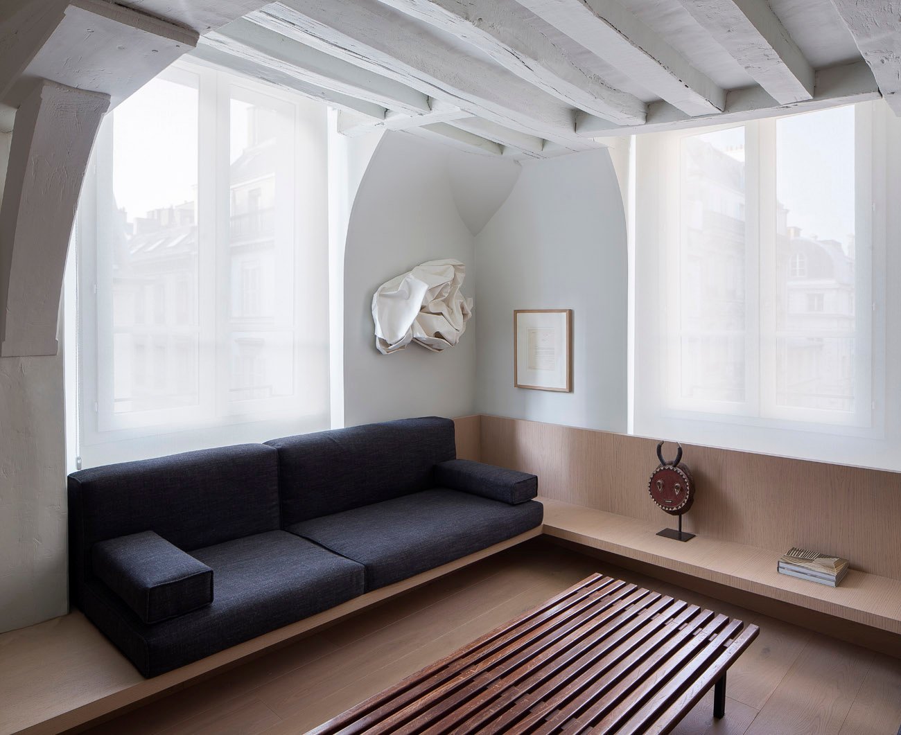 découvrez un appartement designer à saint-germain, alliant élégance, confort et modernité, idéalement situé au cœur de l'un des quartiers les plus prisés de paris. profitez d'un intérieur raffiné et de toutes les commodités pour un séjour inoubliable.