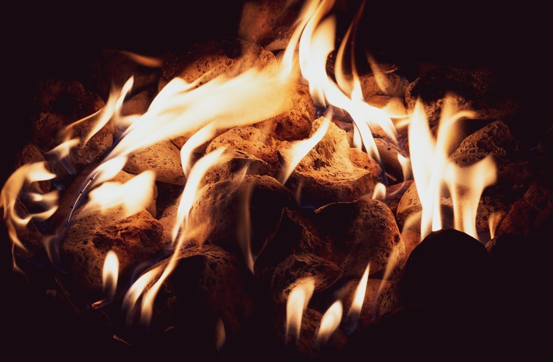 découvrez comment éliminer efficacement les odeurs de brûlé avec nos astuces simples et rapides pour un intérieur frais et agréable.