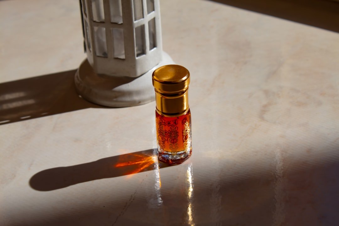 diffuseur d'huiles essentielles : créez une ambiance apaisante et naturelle chez vous avec notre diffuseur élégant et efficace.