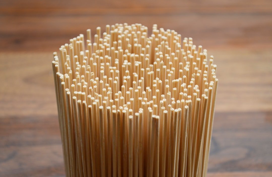 conseils et astuces pour l'entretien des meubles en paille afin de préserver leur beauté et leur durabilité.