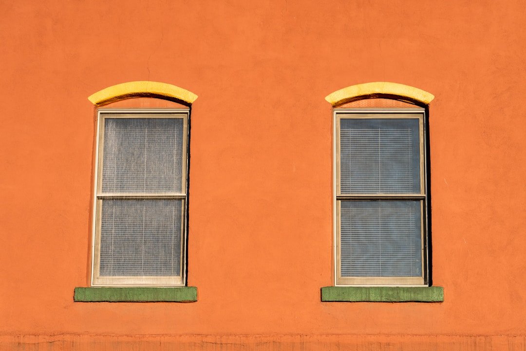 découvrez les avantages du double vitrage : isolation thermique et acoustique améliorée, réduction des factures d'énergie, et confort optimal pour votre habitat.