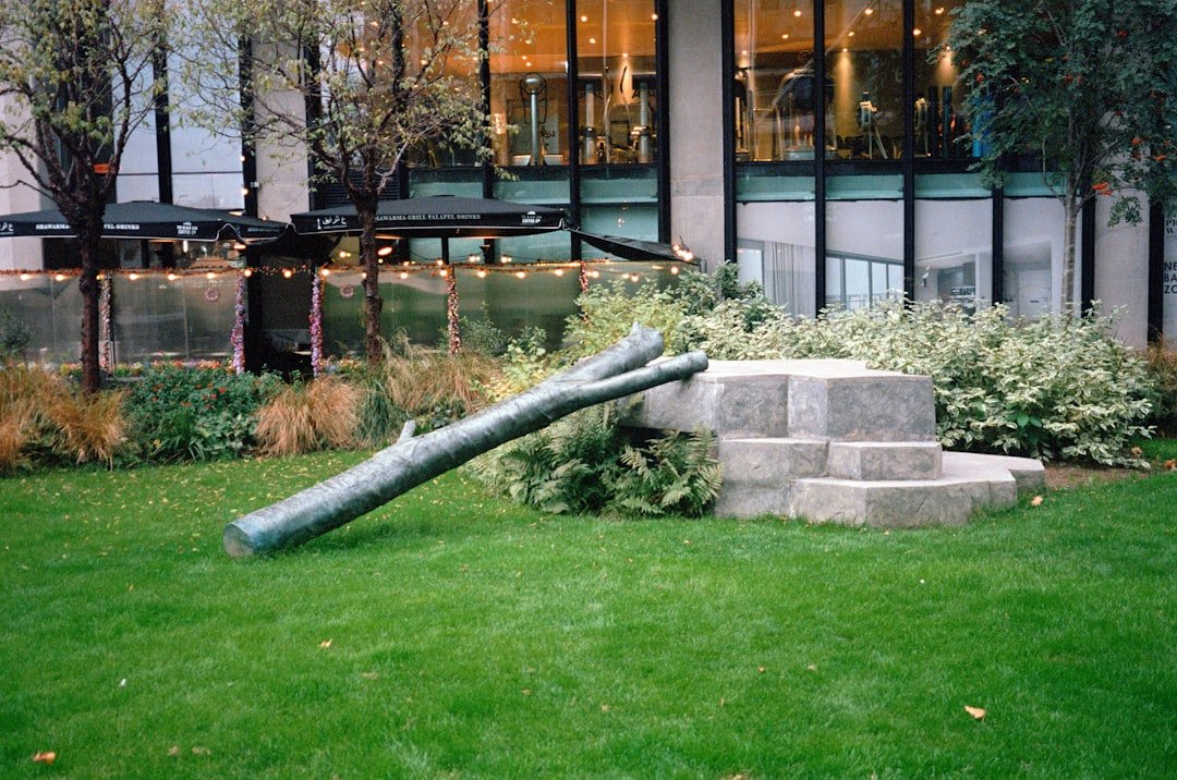 découvrez les étapes d'installation détaillées pour une mise en place facile et rapide de votre produit ou service.