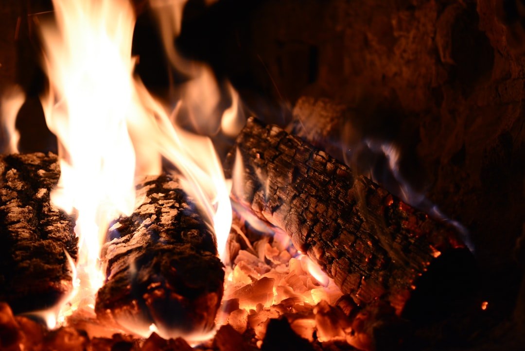 Réaliser une cheminée à foyer ouvert en brique : méthode rapide 3 découvrez les cheminées ouvertes, idéales pour créer une ambiance chaleureuse et authentique dans votre intérieur.