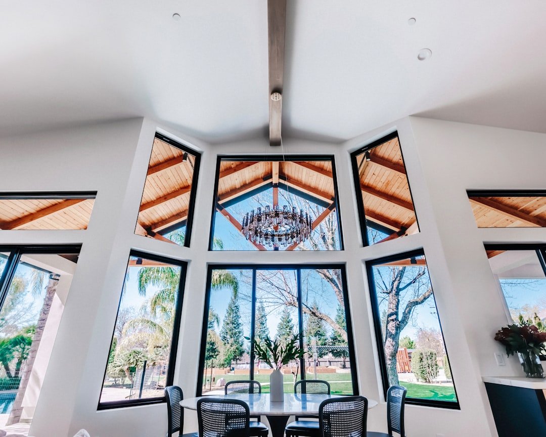 rénovation de plafond : expert en amélioration et restauration pour un intérieur élégant et moderne.