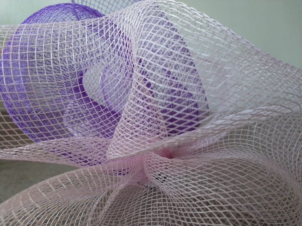 moustiquaire amovible facile à installer, offrant une protection efficace contre les moustiques tout en permettant une bonne ventilation et un accès pratique.