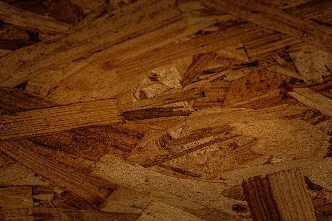 Isoler un plancher en bois depuis le dessous : conseils pratiques 1 découvrez comment l'isolation des planchers en bois peut améliorer le confort thermique de votre maison tout en réduisant vos factures d'énergie.