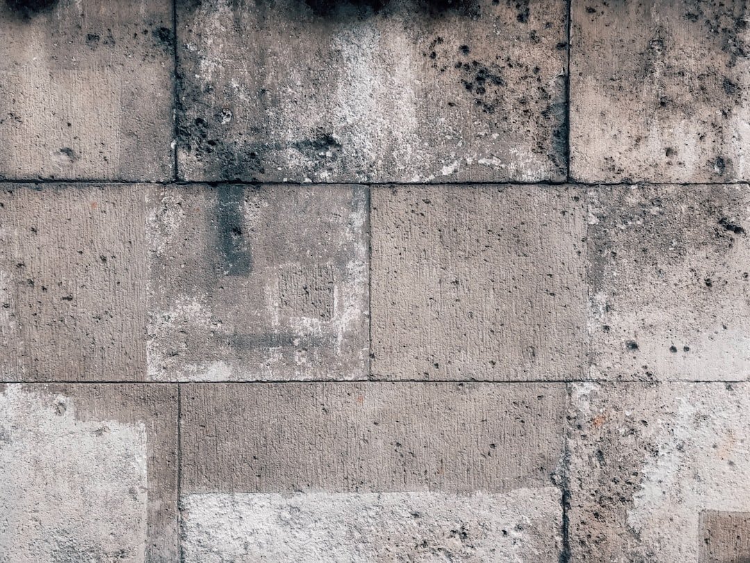 rénovation de murs en parpaings : améliorez la solidité et l'esthétique de vos murs en béton grâce à nos solutions professionnelles et durables.