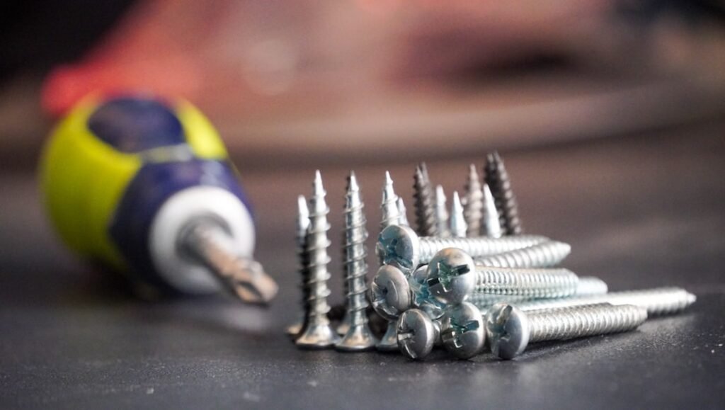 découvrez nos conseils et techniques pour le vissage de plaques de plâtre (drywall). assurez une fixation solide et durable pour vos projets de construction ou rénovation.