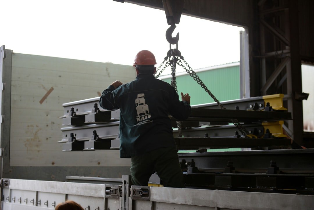 Pose d’un linteau préfabriqué : procédure 1 installation de linteaux préfabriqués : guide pratique pour une pose rapide et sécurisée, assurant solidité et esthétisme à votre construction.