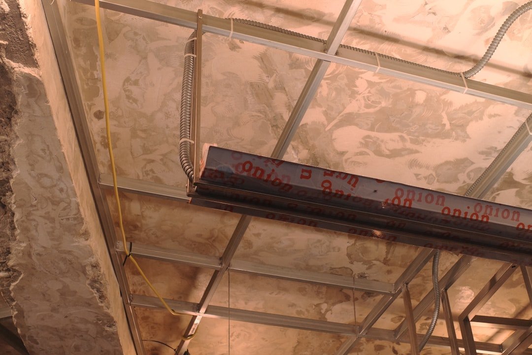 Pose d’un linteau préfabriqué : procédure 2 découvrez comment installer un linteau préfabriqué facilement et rapidement pour renforcer vos ouvertures avec efficacité et durabilité.