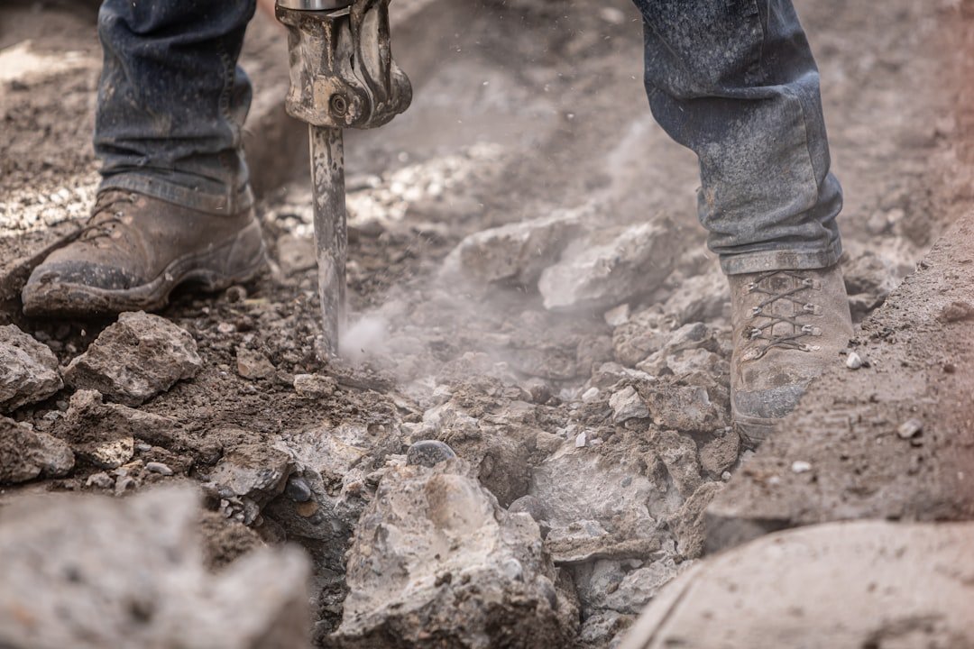 découpe et tronçonnage de béton cellulaire : techniques précises pour des finitions nettes et efficaces.
