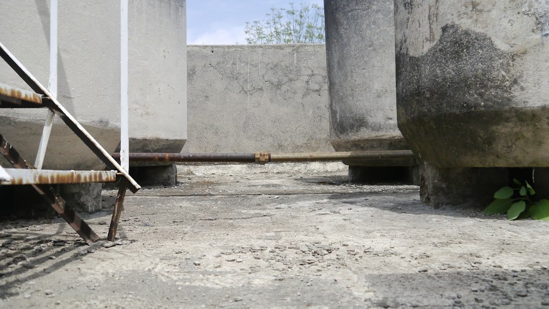 découvrez tout sur la chape en ciment : définition, utilisations, avantages et conseils pour une pose réussie.