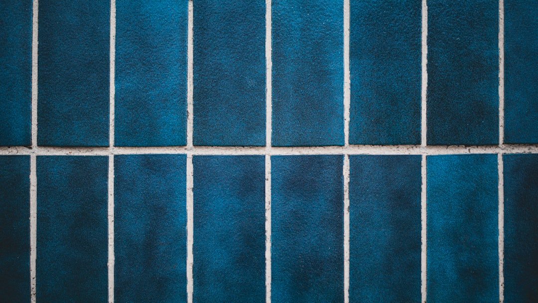 Guide pratique : plâtre avant carrelage ou carrelage avant plâtre 2 découvrez l'ordre d'installation des carreaux pour un résultat parfait et durable. guide étape par étape pour poser vos carreaux facilement et efficacement.