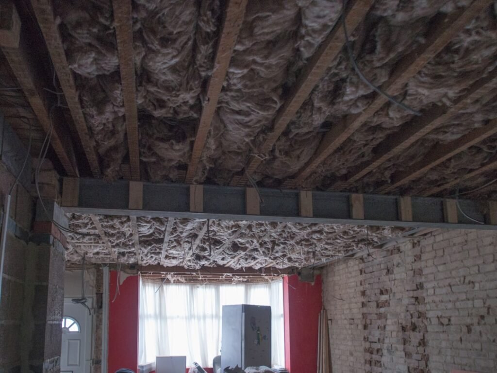 Comment isoler un plafond en baccula isolation de plafond : améliorez le confort thermique de votre habitation et réduisez vos factures d'énergie grâce à une isolation efficace et durable.