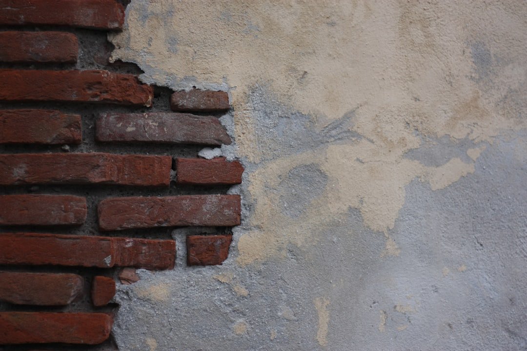 Comment appliquer un enduit de mortier de ciment sur mur 1 découvrez les techniques efficaces pour l'application du plâtre en mortier de ciment, garantissant une finition durable et esthétique pour vos murs.