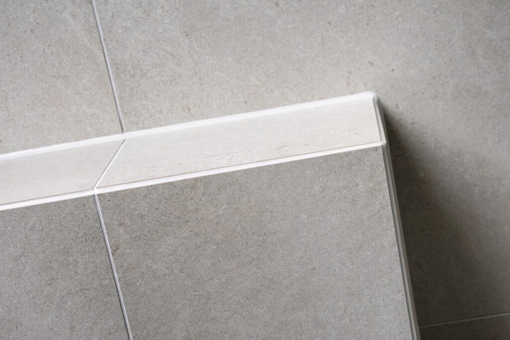 Comment installer un bac de douche en 5 étapes installation de bac à douche : guide complet pour poser facilement et efficacement votre bac à douche, conseils d'experts et astuces pratiques.