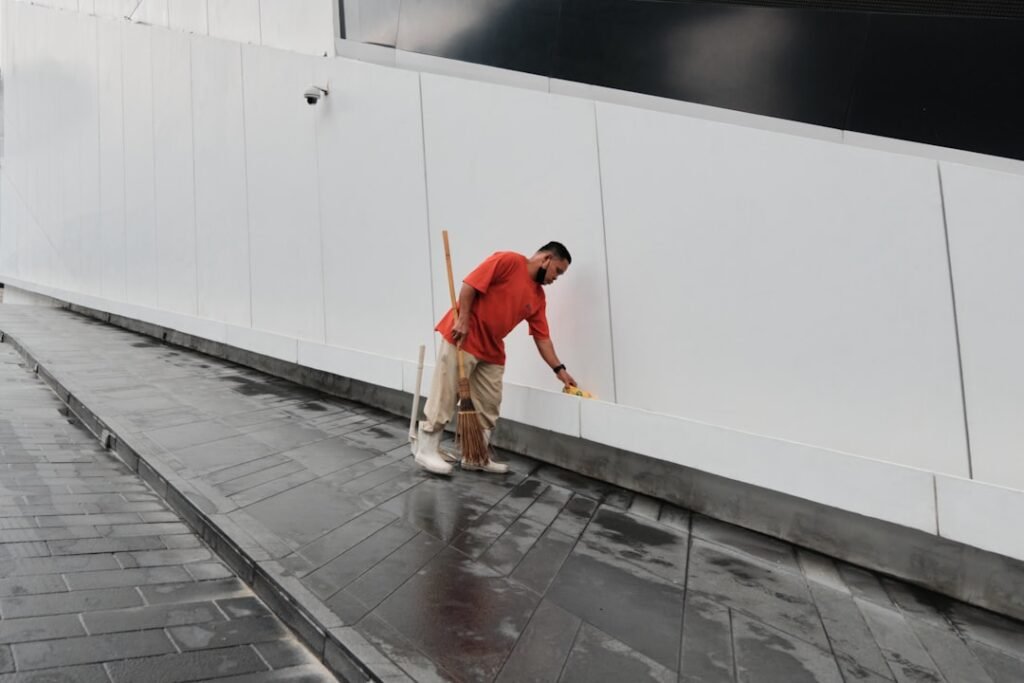 service professionnel de nettoyage de stuc pour restaurer l'apparence et la durabilité de vos surfaces extérieures. nettoyage efficace et respectueux des matériaux.