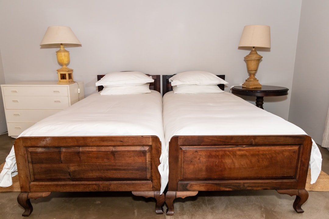 Comment faire un sommier en bois 1 découvrez notre cadre de lit en bois, alliant élégance naturelle et robustesse pour un sommeil confortable et un style chaleureux dans votre chambre.