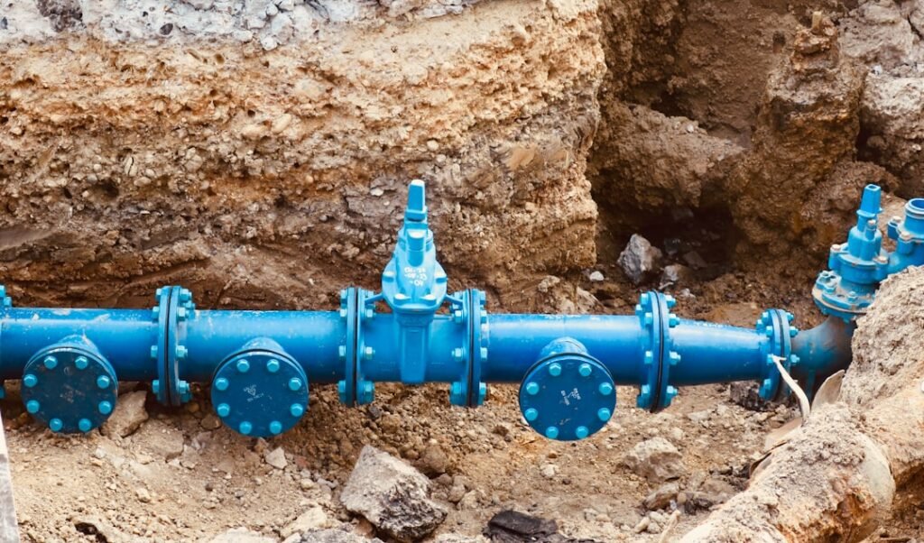découvrez nos solutions fiables pour les raccordements d'alimentation en eau, assurant une distribution efficace et sécurisée pour tous vos besoins domestiques et industriels.