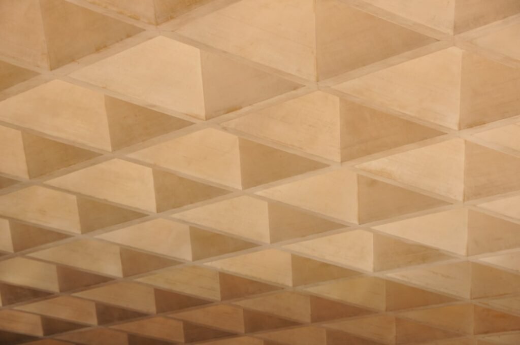 Astuces pro pour construire un faux plafond en quelques jours découvrez nos conseils pratiques pour installer un faux plafond, améliorer l'esthétique de vos pièces et optimiser l'isolation phonique et thermique.