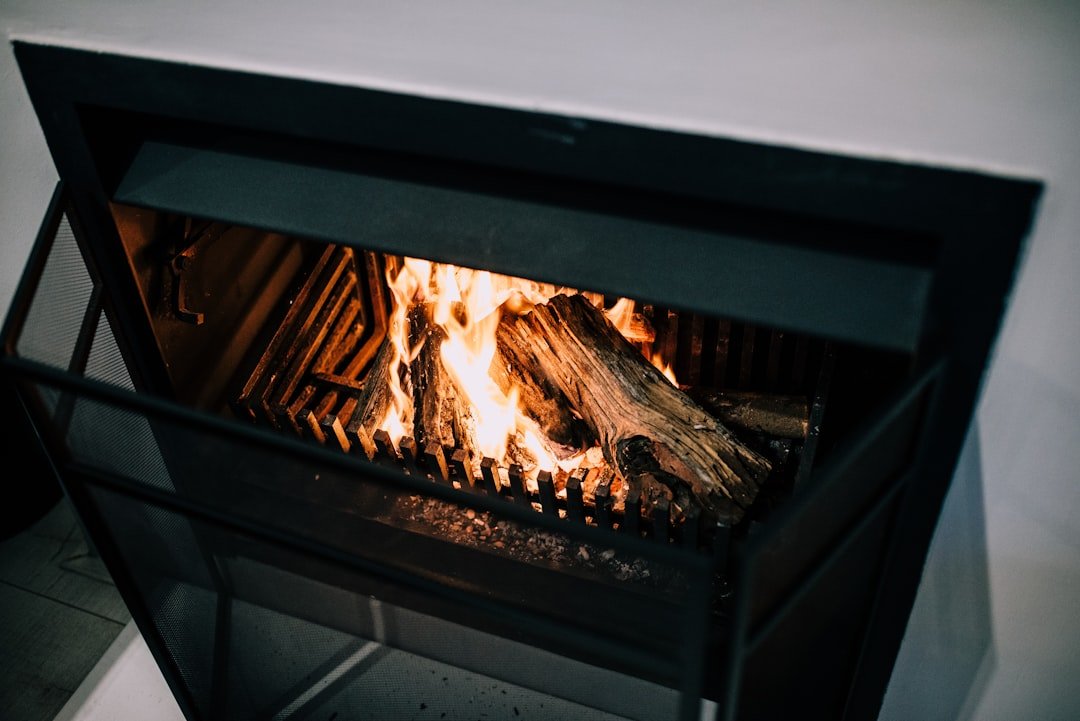 Réaliser l’installation d’un insert cheminée : astuces 1 installation d'insert de cheminée : améliorez l'efficacité et le confort de votre maison avec notre service professionnel d'installation d'inserts de cheminée.