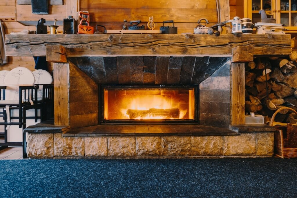 Réaliser l’installation d’un insert cheminée : astuces installation d'un insert de cheminée pour améliorer l'efficacité énergétique et le confort de votre maison. découvrez nos services professionnels pour une pose rapide et sécurisée.