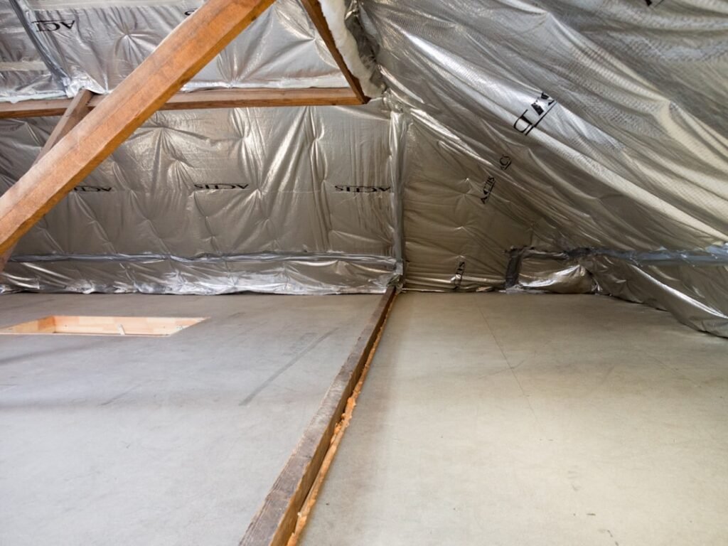 isolation de plancher : améliorez le confort thermique de votre maison tout en réduisant vos factures d'énergie grâce à une isolation efficace et durable.