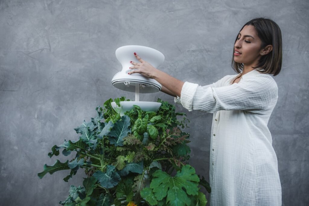 Comment réaliser un potager vertical hydroponique découvrez notre jardin hydroponique vertical, une solution innovante pour cultiver vos plantes efficacement en économisant de l'espace et de l'eau.